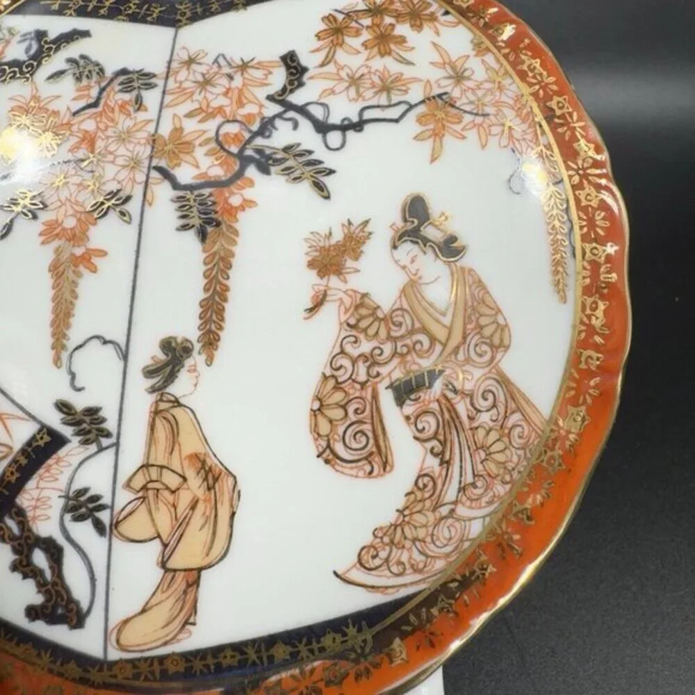 Vintage Saji Fine Porcelain Vase Vessel Amari Japanese Vase Floral Pattern Japan